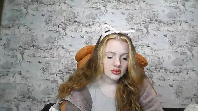 Snapshot of Eveline_May chatting on 10.04.25 Eveline May online show from 10.04.25