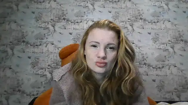 Snapshot of Eveline_May chatting on 10.14.25 Eveline May online show from 10.14.25