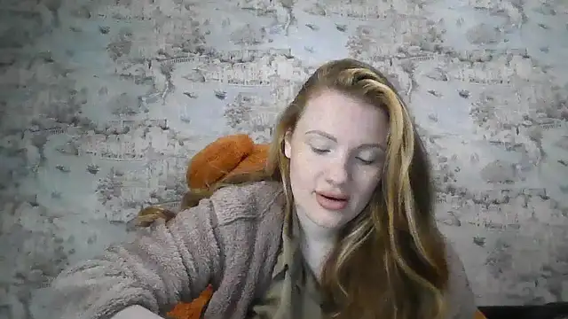 Snapshot of Eveline_May chatting on 10.28.25 Eveline May online show from 10.28.25