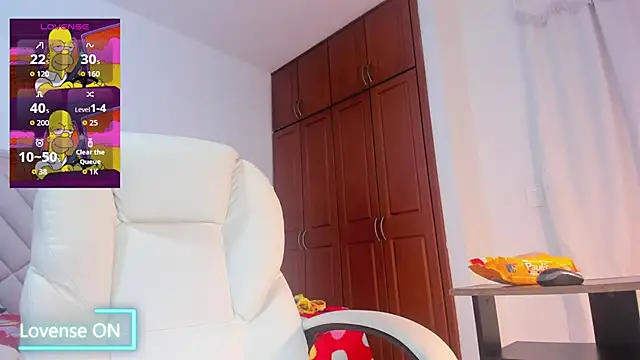 Snapshot of gime_lara chatting on 10.02.25 gime lara online show from 10.02.25