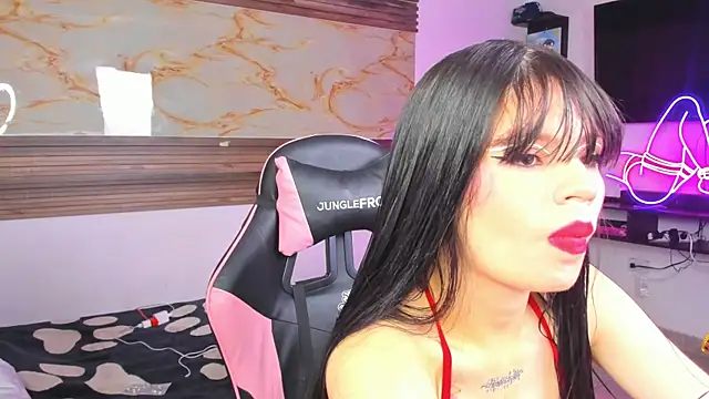 Snapshot of Cloe_roouse chatting on 10.23.25 Cloe roouse online show from 10.23.25