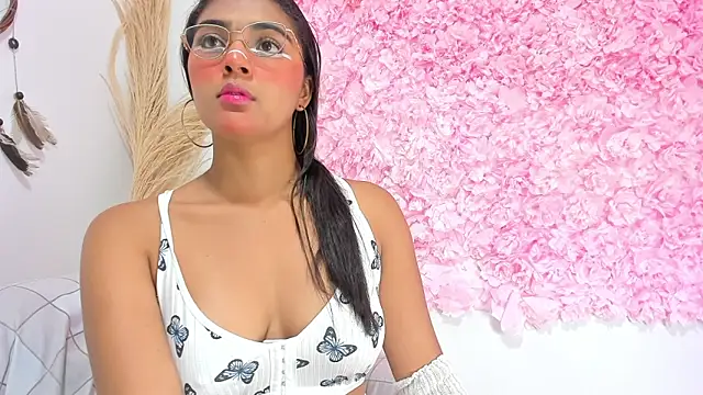 Melodymoore  online show from 02.14.26