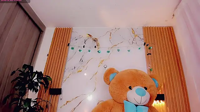 ValeriCardenas online show from 04.07.26