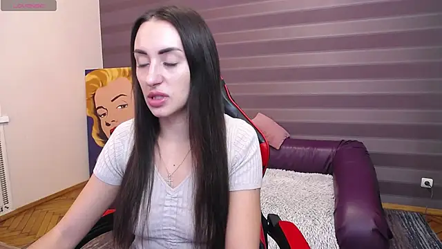 Snapshot of JenniferStone chatting on 11.06.25 JenniferStone online show from 11.06.25