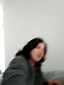 Snapshot of MiaM00 chatting on 03.14.25 MiaM00 online show from 03.14.25