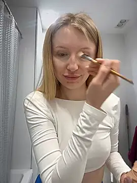 EvaBrooklyn online show from 03.09.25