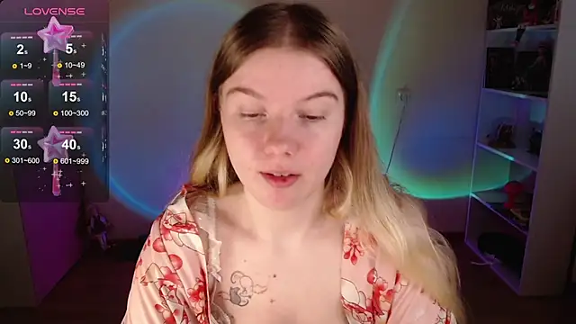 Strawberry juli online show from 09.16.25