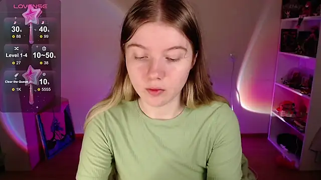 Strawberry juli online show from 09.26.25