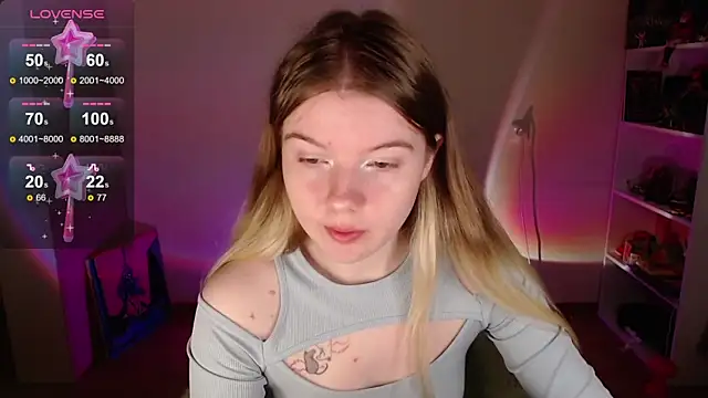 Strawberry juli online show from 09.29.25