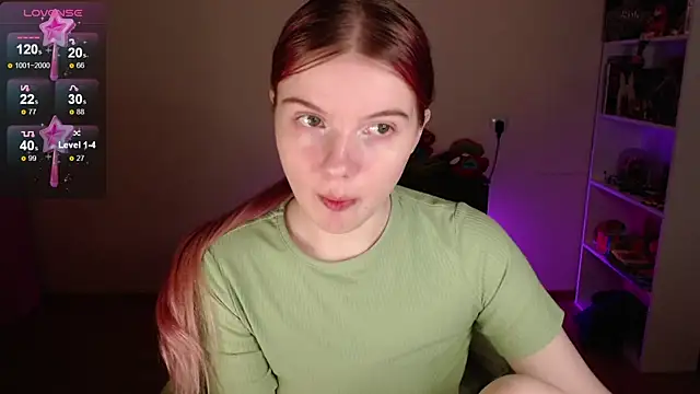 Strawberry juli online show from 12.21.25