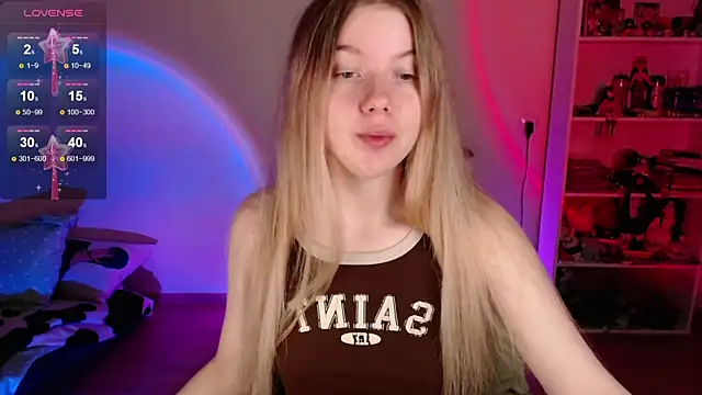 Strawberry juli online show from 05.23.26