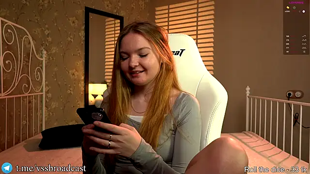 Snapshot of CuteStella_ chatting on 10.24.25 CuteStella online show from 10.24.25