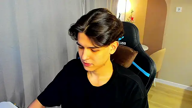 TravisRevas online show from 12.19.25