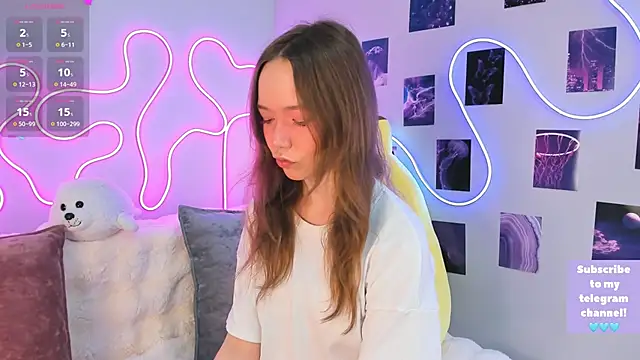 Dreamy Polly online show from 03.15.25