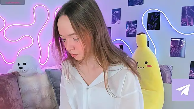 Dreamy Polly online show from 03.16.25