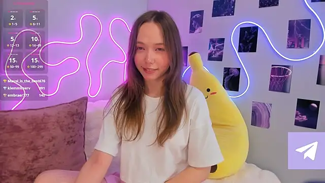 Dreamy Polly online show from 03.20.25