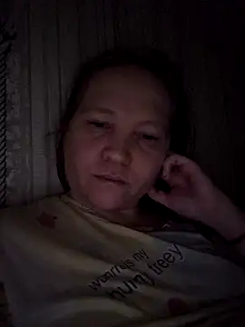 Snapshot of -Kathrine_kit- chatting on 11.28.25 -Kathrine kit- online show from 11.28.25