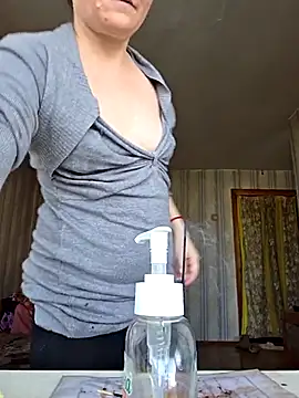 Snapshot of -Kathrine_kit- chatting on 11.29.25 -Kathrine kit- online show from 11.29.25