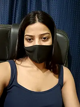 Snapshot of CRAZY__BITE chatting on 03.18.25 CRAZY BITE online show from 03.18.25