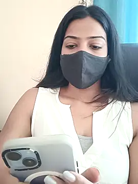 Snapshot of CRAZY__BITE chatting on 04.12.26 CRAZY BITE online show from 04.12.26