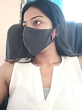 Snapshot of CRAZY__BITE chatting on 04.16.26 CRAZY BITE online show from 04.16.26