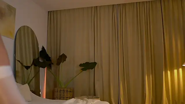 nadia bliss online show from 09.13.25