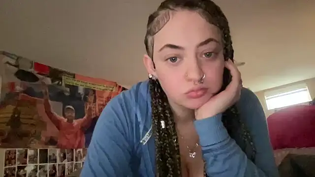 cognacwoodss online show from 12.01.25