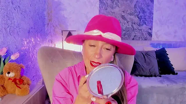 Snapshot of Liannaa_ chatting on 10.01.25 Liannaa online show from 10.01.25