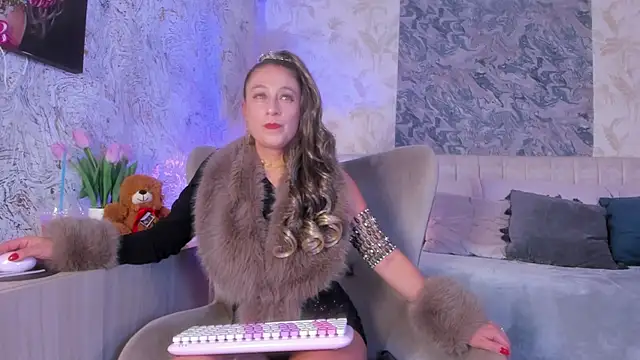 Snapshot of Liannaa_ chatting on 10.31.25 Liannaa online show from 10.31.25