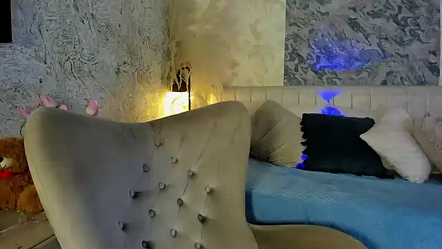 Arianaa collins online show from 03.03.26