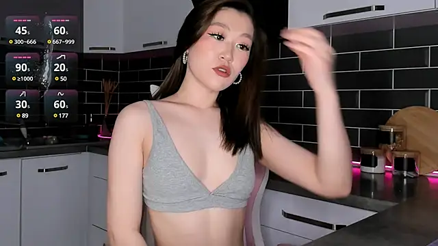 Snapshot of ShaiyaMinn3 chatting on 03.16.25 ShaiyaMinn3 online show from 03.16.25