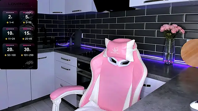 Snapshot of ShaiyaMinn3 chatting on 09.25.25 ShaiyaMinn3 online show from 09.25.25