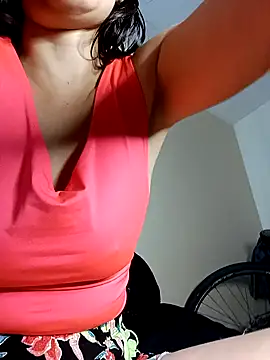 Snapshot of Ali3Martin chatting on 03.10.25 Ali3Martin online show from 03.10.25