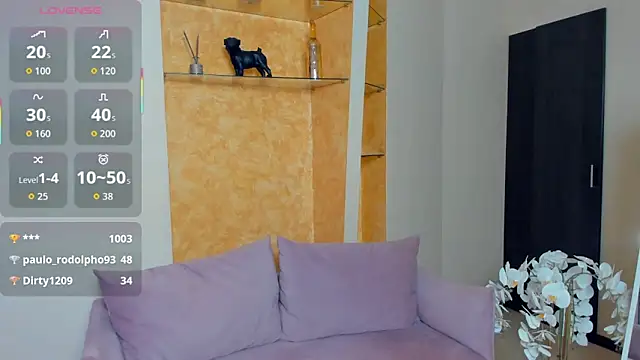 Snapshot of EdinaCordner chatting on 09.20.25 EdinaCordner online show from 09.20.25