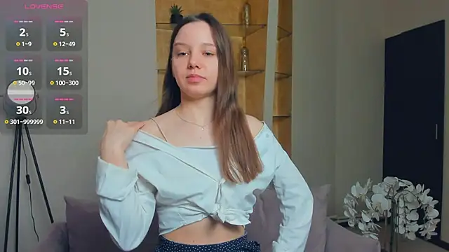 Snapshot of EdinaCordner chatting on 11.05.25 EdinaCordner online show from 11.05.25