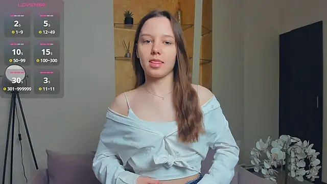 Snapshot of EdinaCordner chatting on 11.06.25 EdinaCordner online show from 11.06.25