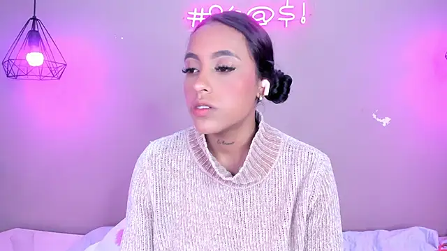 Snapshot of alahia_betancurx chatting on 03.07.25 alahia betancurx online show from 03.07.25