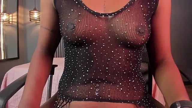 Snapshot of alahia_betancurx chatting on 10.08.25 alahia betancurx online show from 10.08.25