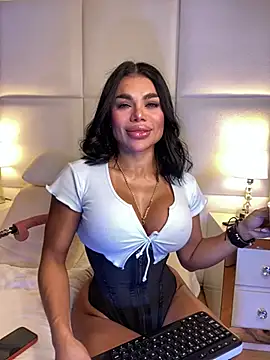 Amylewisq online show from 04.19.26