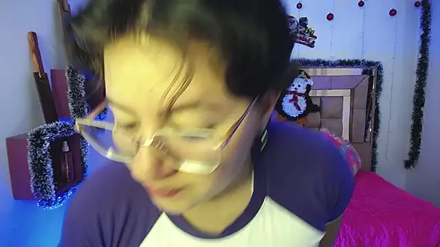 Snapshot of safyka chatting on 12.05.25 safyka online show from 12.05.25