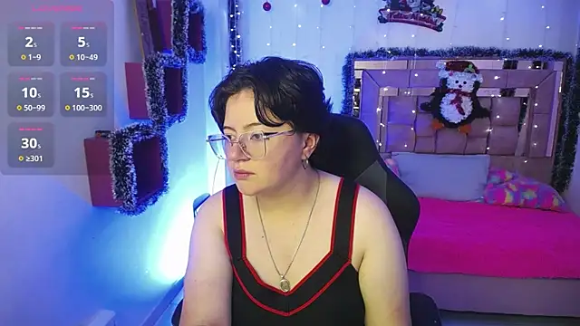 Snapshot of safyka chatting on 12.18.25 safyka online show from 12.18.25