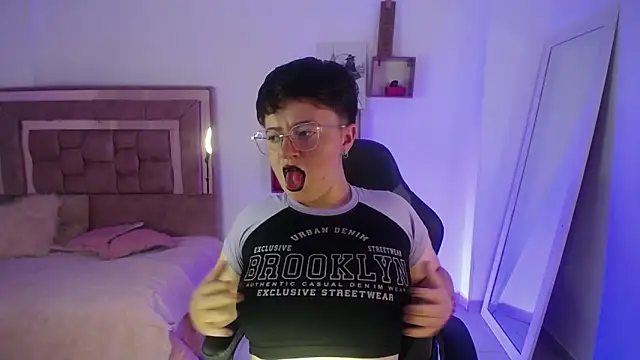 Snapshot of safyka chatting on 02.10.26 safyka online show from 02.10.26