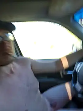 Snapshot of dylanroberts1995 chatting on 03.18.25 dylanroberts1995 online show from 03.18.25