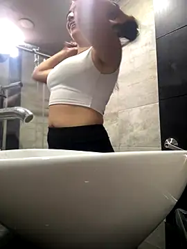 Mila LS online show from 10.04.25