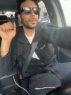 YJeromZCoxk online show from 12.14.25