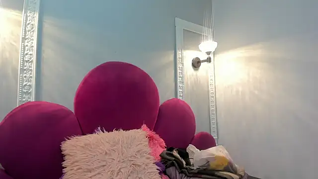 Snapshot of Bonniie_22 chatting on 10.31.25 Bonniie 22 online show from 10.31.25