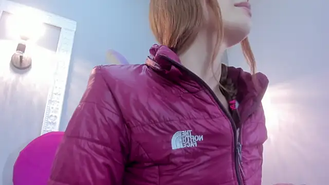 Snapshot of Bonniie_22 chatting on 11.18.25 Bonniie 22 online show from 11.18.25