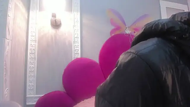 Snapshot of Bonniie_22 chatting on 11.19.25 Bonniie 22 online show from 11.19.25