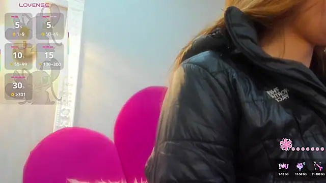 Snapshot of Bonniie_22 chatting on 12.01.25 Bonniie 22 online show from 12.01.25