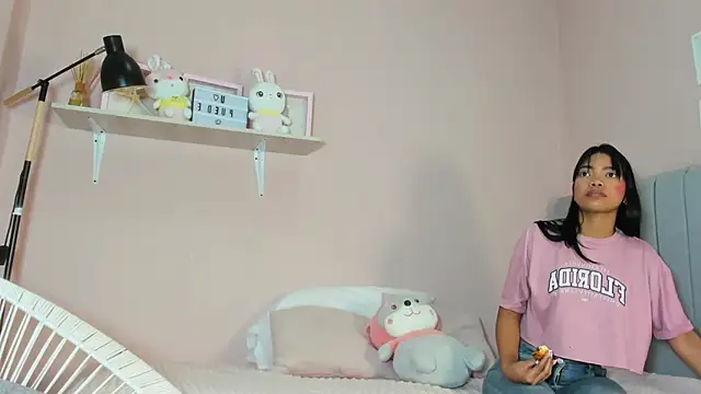 Snapshot of mary_cute9 chatting on 09.30.25 mary cute9 online show from 09.30.25